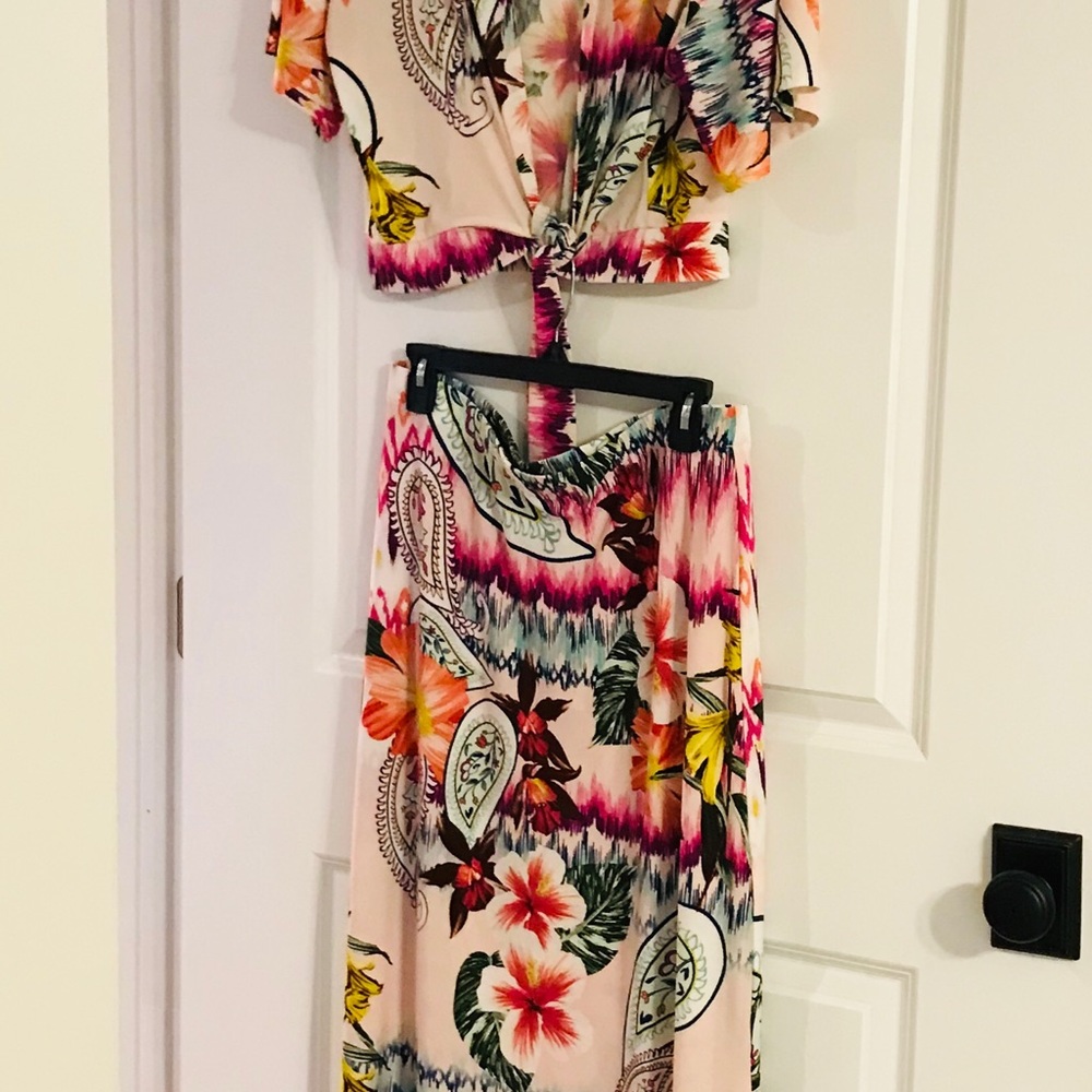 Chicos 2 piece beach Maxi tie top long skirt